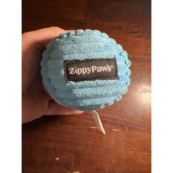 Zippy Paws Zippy Blueberry Cupcake Dog Toy - Picture 3 of 3